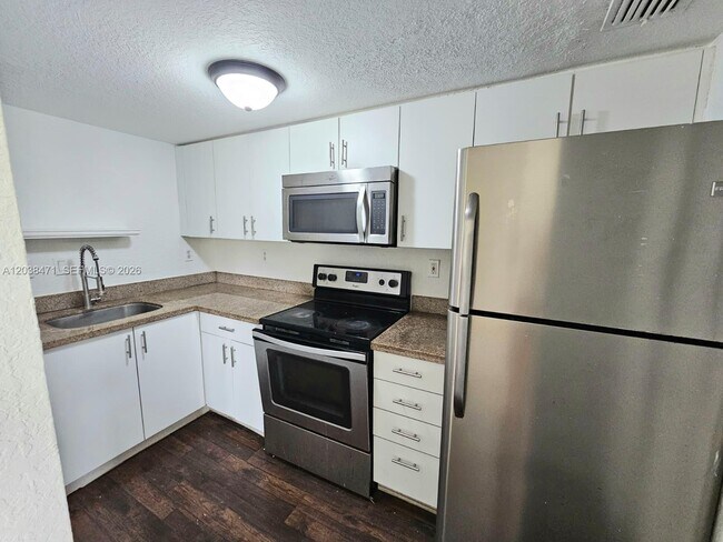 Foto del edificio - 300 NW 84th Terrace