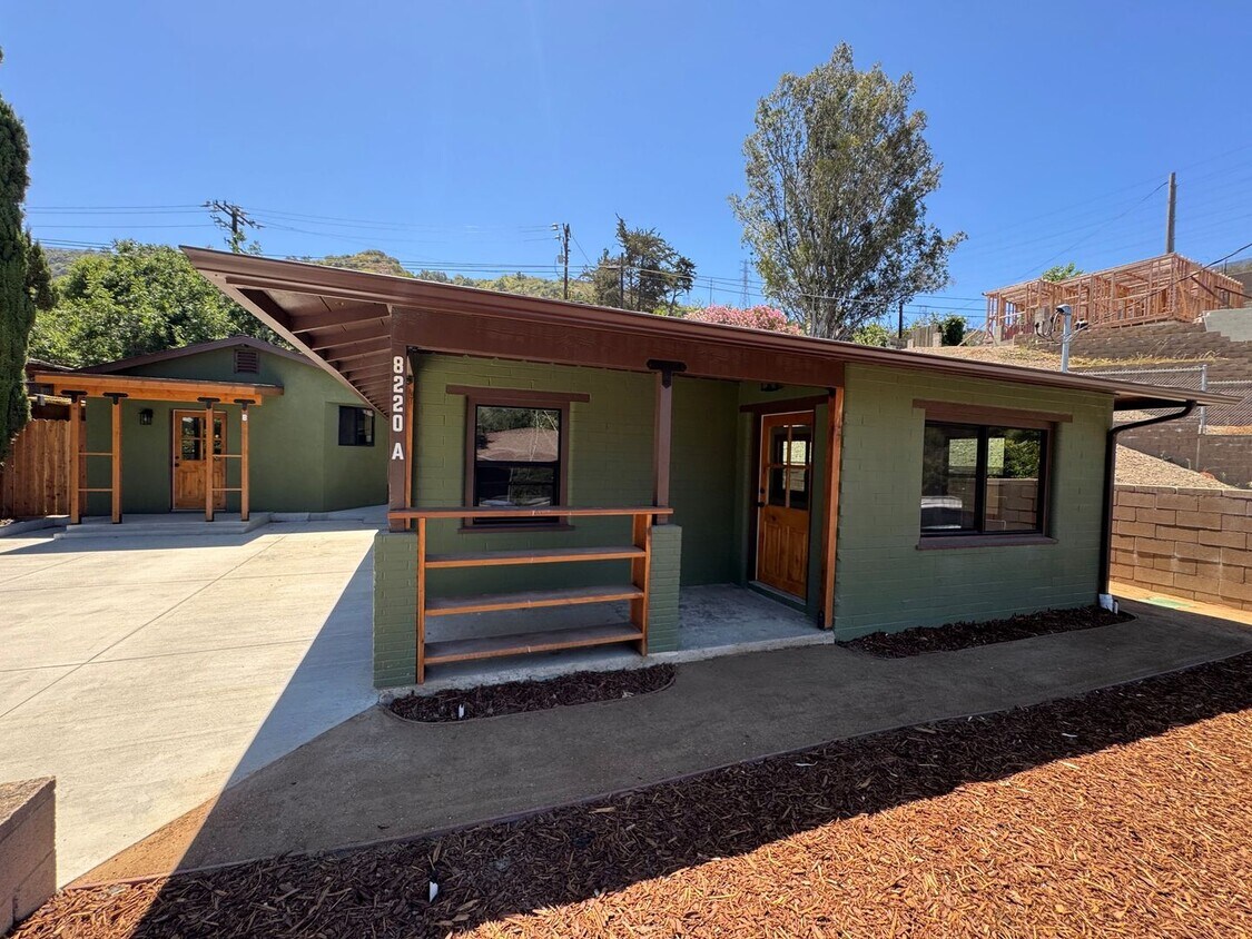 Primary Photo - 8220 Edison Dr