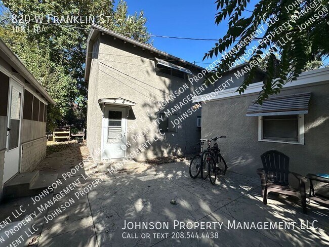 Building Photo - Downtown Boise 1 bedroom with All Utilitie...