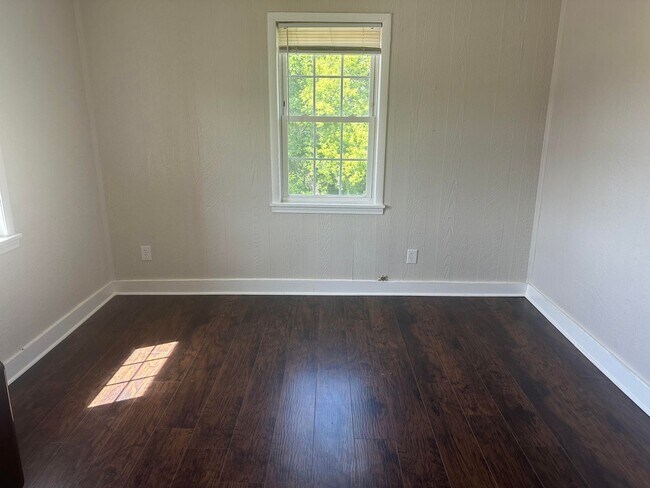 Foto del edificio - 3701 Spring Grove Rd