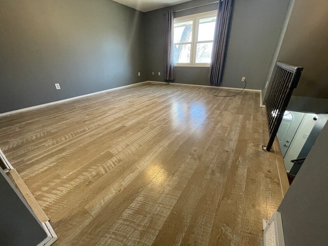 Main living room area - 4006 55th St