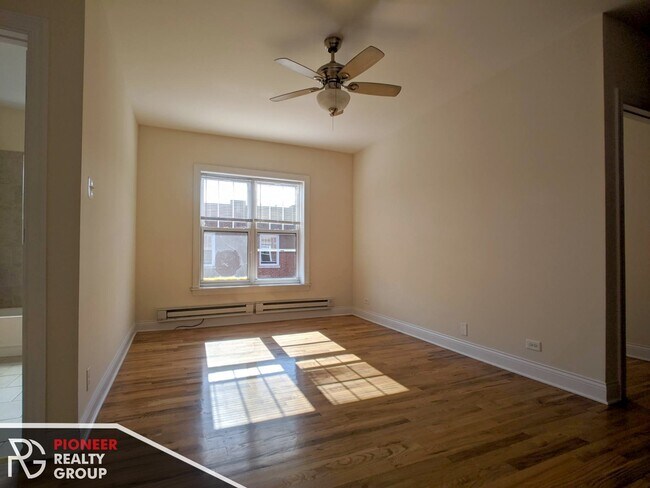 Foto del edificio - 949 W Cornelia Ave