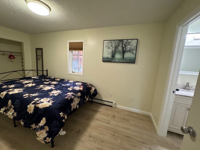 Foto del edificio - 1316 Joyce Dr