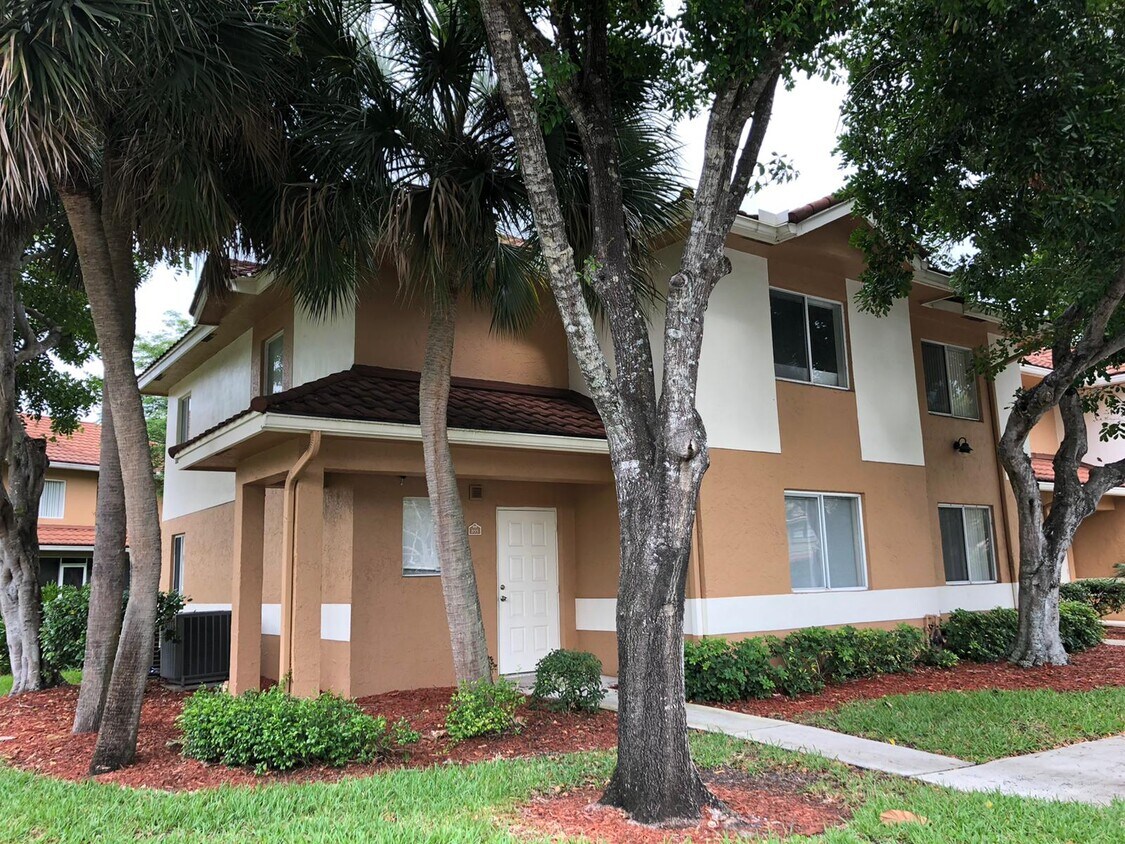 Foto principal - 855 NW 91st Terrace