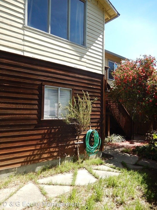 Building Photo - 2 br, 1 bath House - 19101 D Street
