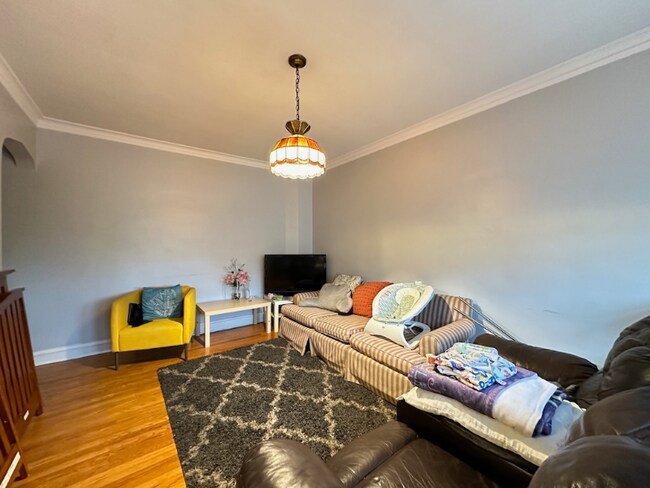 Foto del edificio - 5642 N Kimball Ave