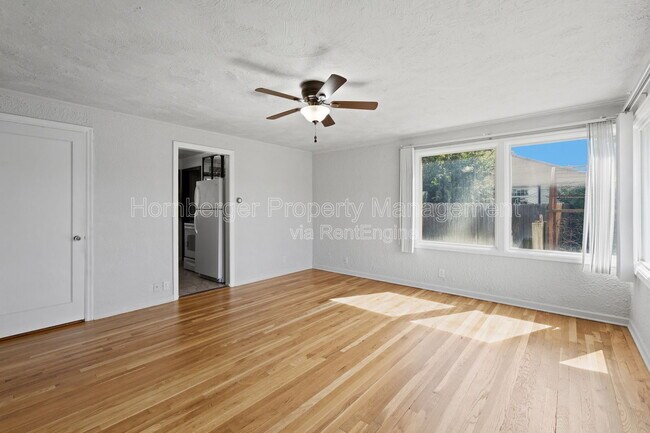 Foto del edificio - 112 W Amherst Ct