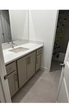 Building Photo - 8107 Lamplight Dr