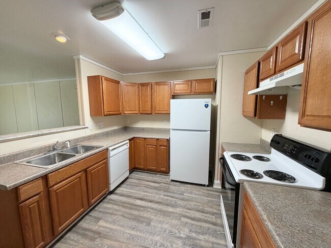 Foto del edificio - North Iredell - 2 BD/ 2 BA