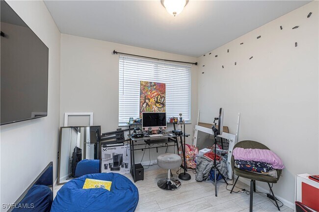 Foto del edificio - 1205 Reserve Way
