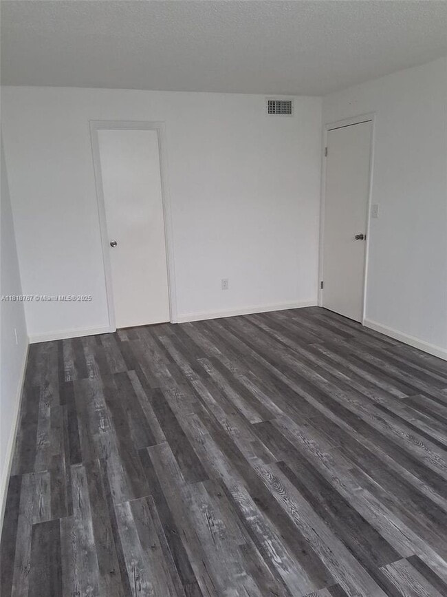 Building Photo - 492 NW 165th St