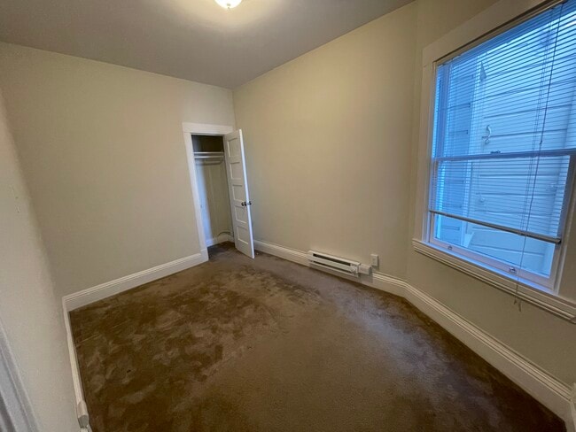 Building Photo - 47-47 Pearl St