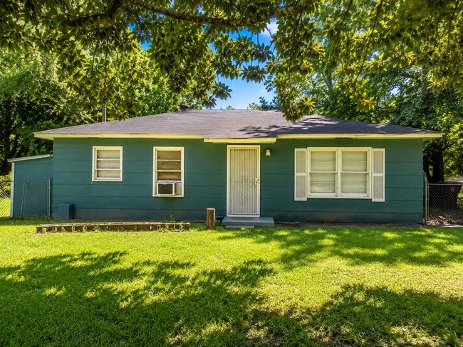 Building Photo - 2857 Walmar Dr