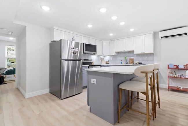 Building Photo - 461 Pavonia Ave