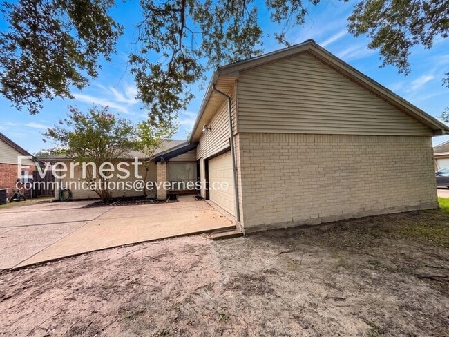 Building Photo - 1334 Willersley Ln