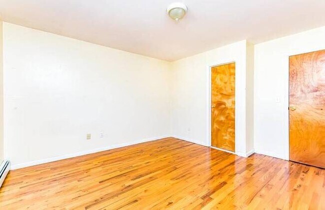 Foto del edificio - 1802 Matthews Ave