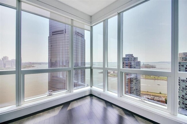 Foto del edificio - 77 Hudson St