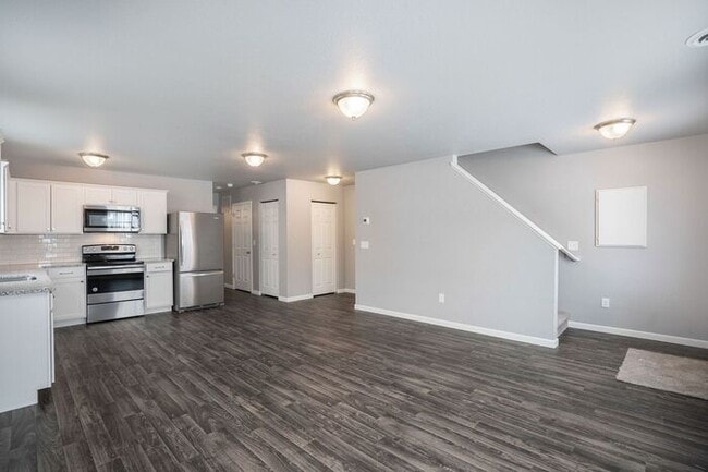 Building Photo - 1310 Maude Ave NE