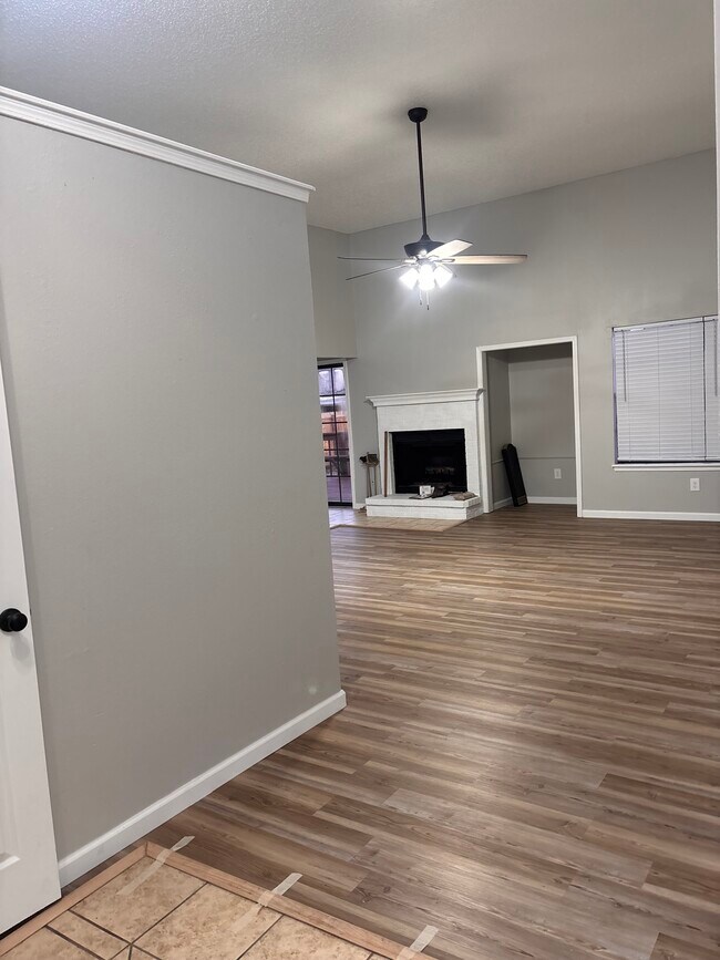 Foto del edificio - 3402 W Center St