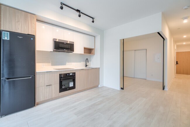 Building Photo - 5 Defries St