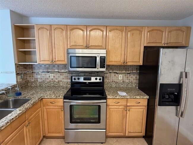 Building Photo - 5861 Riverside Dr