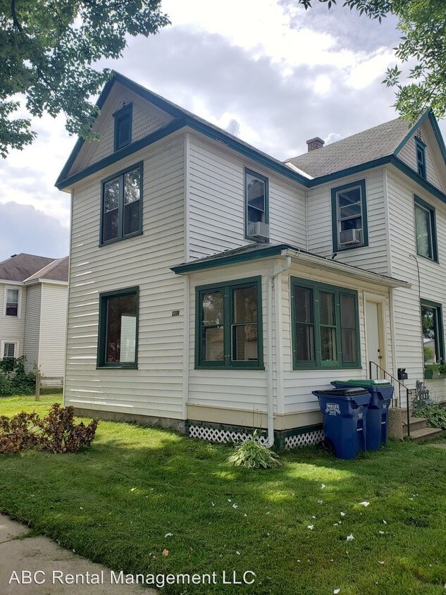 Primary Photo - 2 br, 1 bath Apartment - 902 S 4th Ave