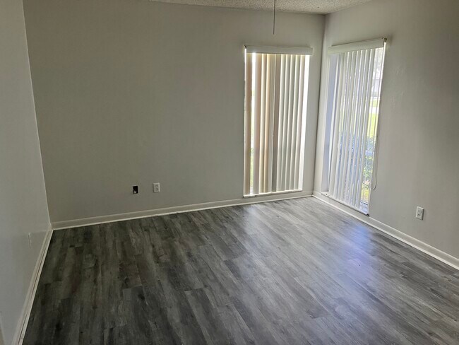 Foto del edificio - 3326 SW Villa Pl