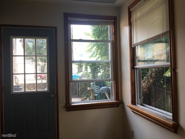 Foto del edificio - 2 br, 1.5 bath Apartment - 141 Davis St