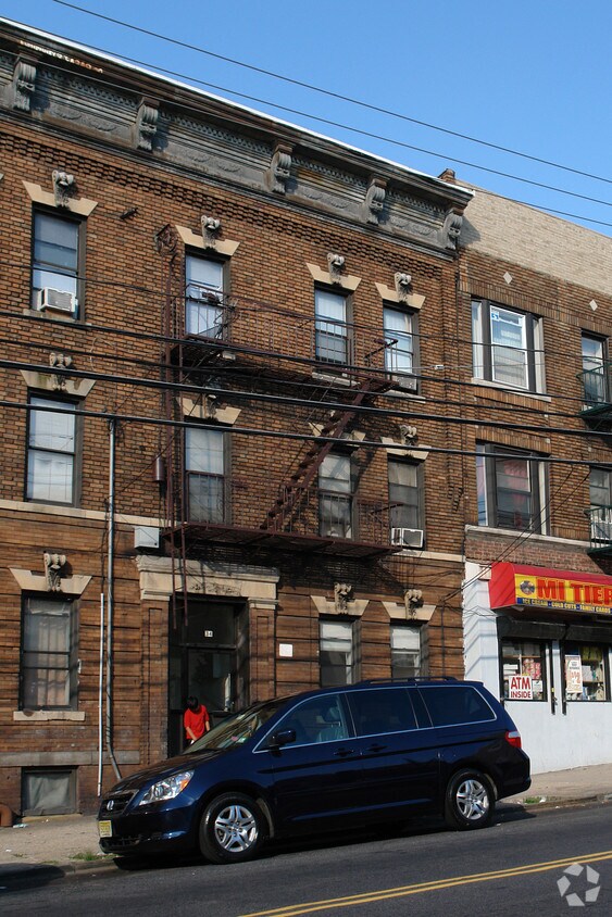 Building Photo - 34 Broadway