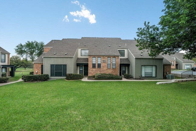 Building Photo - 13031 Pk Xing Dr