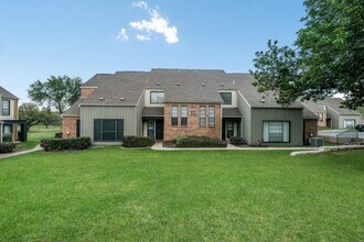 Building Photo - 13031 Pk Xing Dr