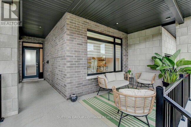 Photo du bâtiment - 908 Duxbury Ln