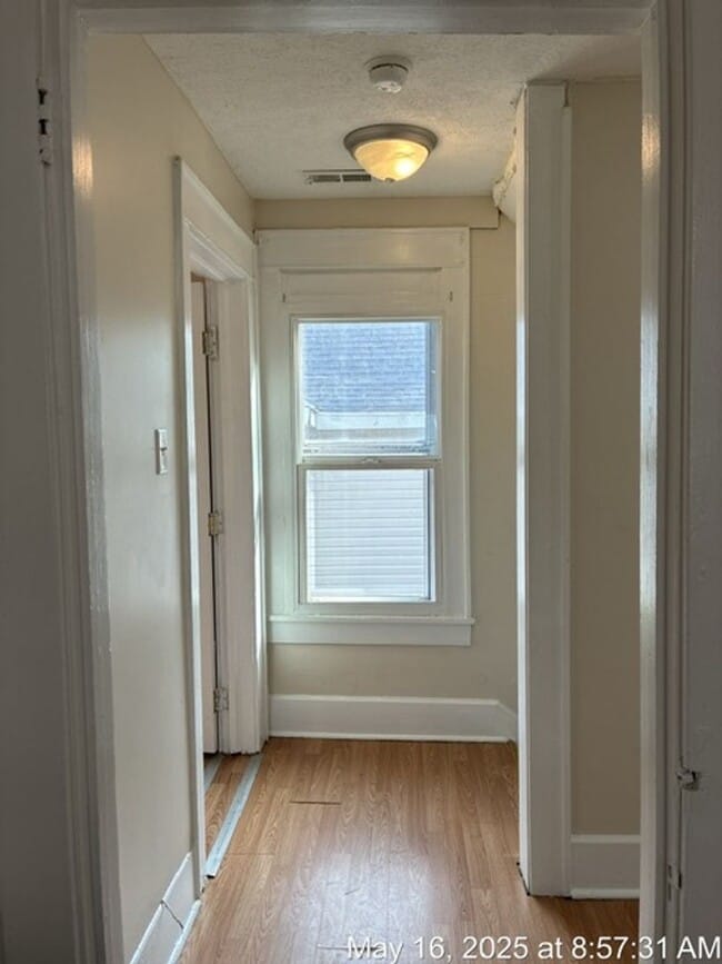 Building Photo - 509 Locust Ave