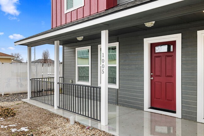 Unit 1005 - 1005 E Colorado Ave