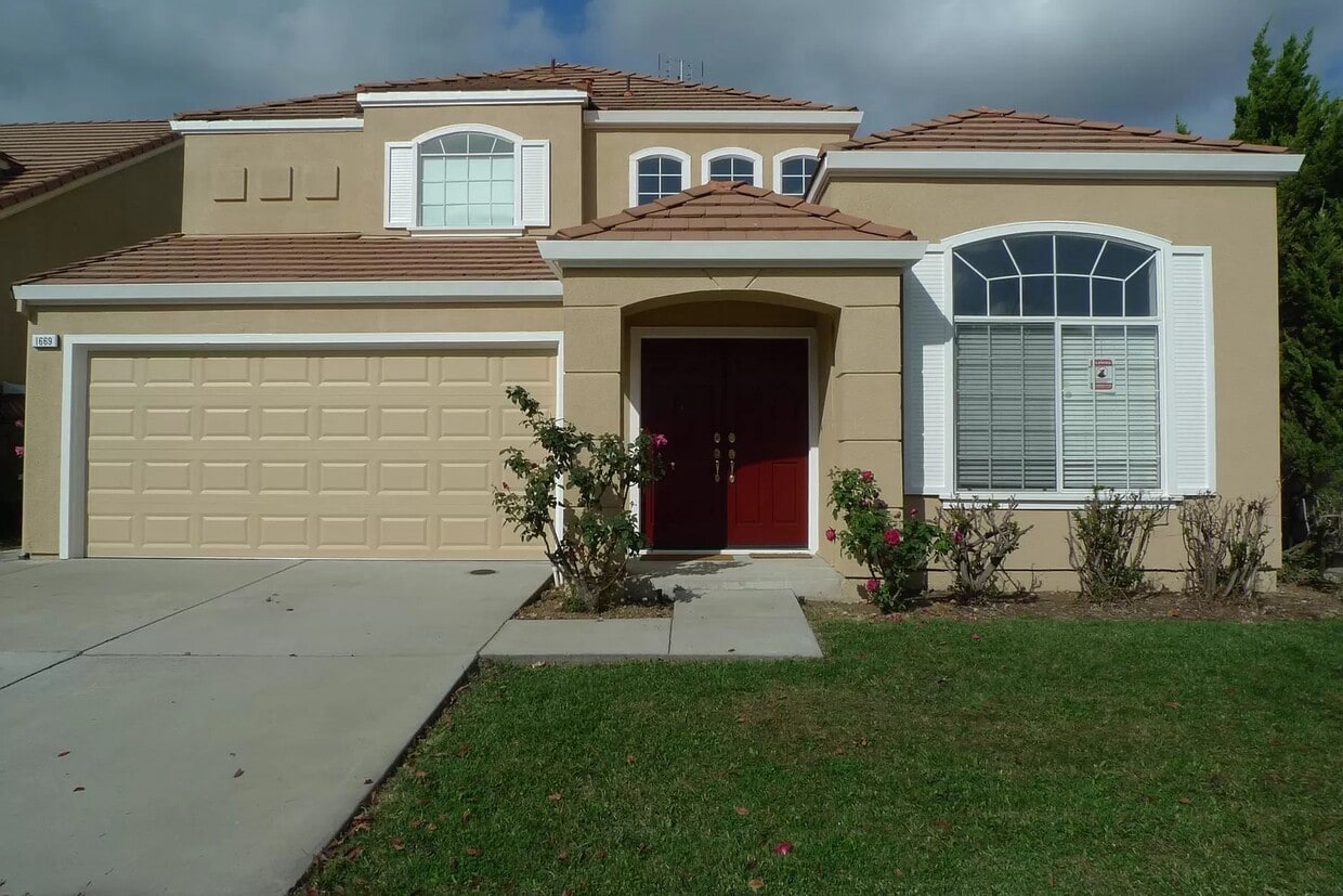 Front - 1669 Klipspringer Dr