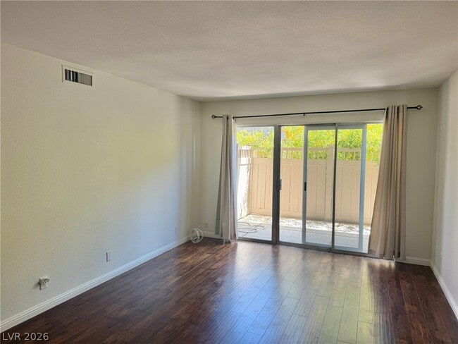 Building Photo - 650 Oakmont Ave