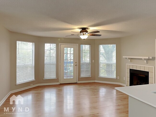 Foto del edificio - 1213 Waterville Ct