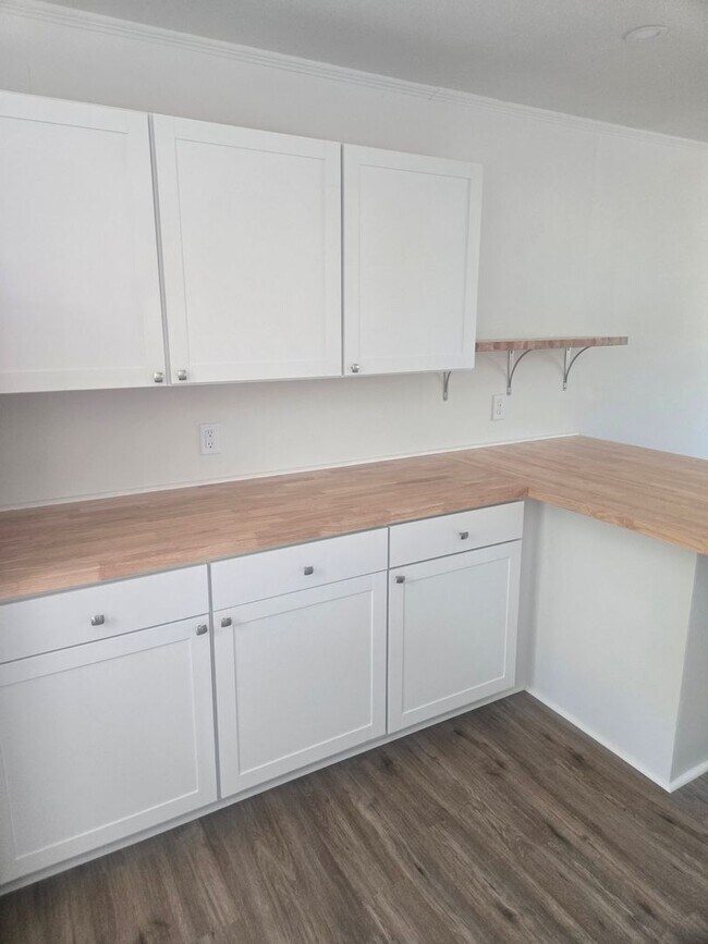 Foto del edificio - Charming Sunset Hills Condo