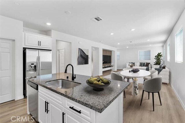 Foto del edificio - 14700 Sherman Way