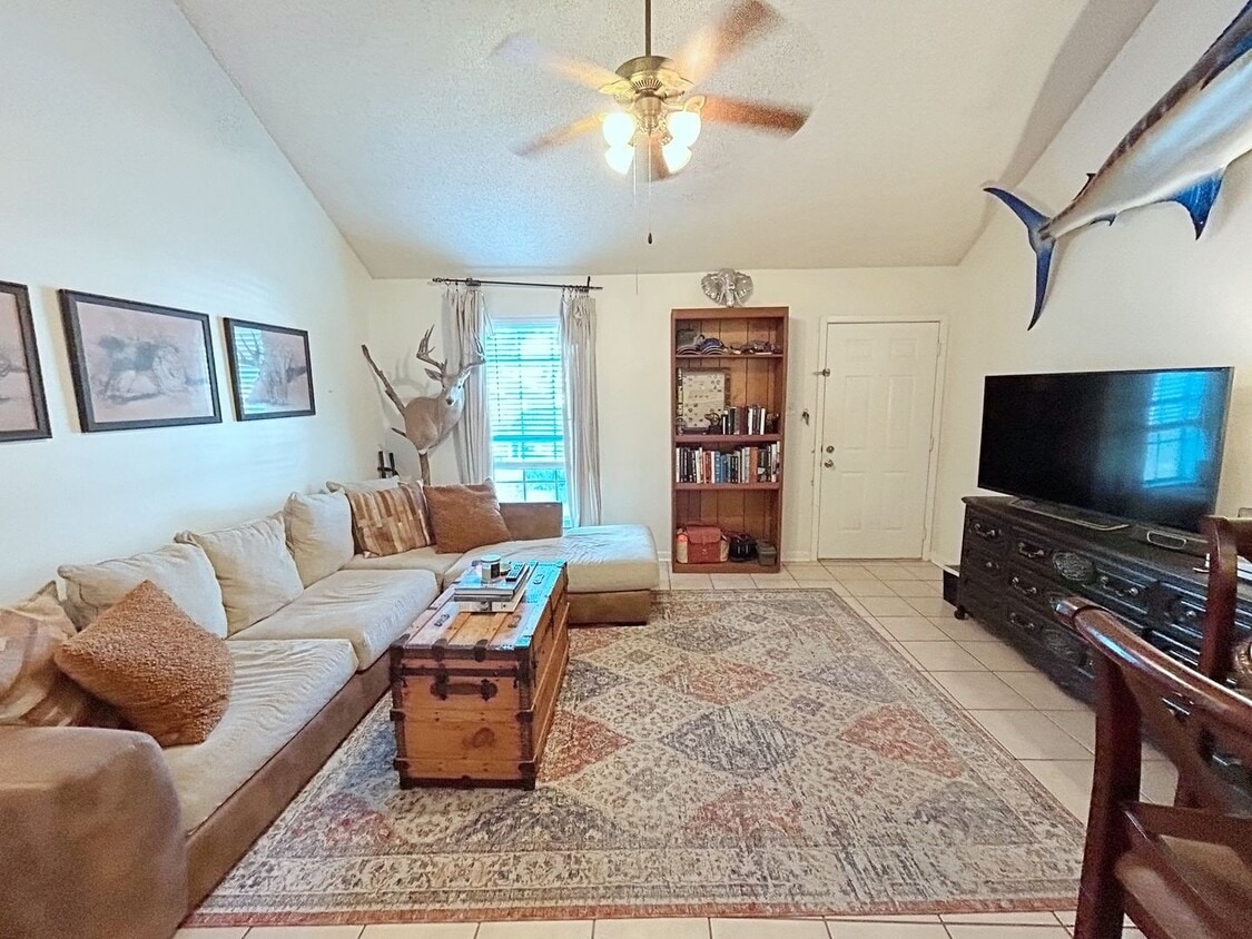 1 bedroom Property off Lee Drive- Availab... - 1 bedroom  Property off Lee Drive- Availab...