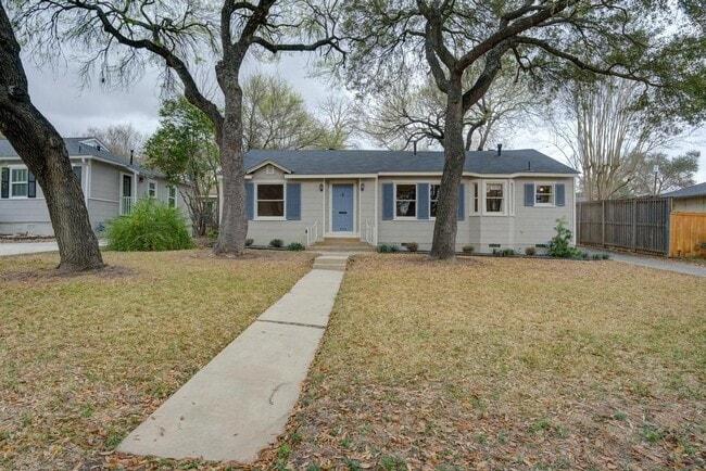 Building Photo - 426 Garraty