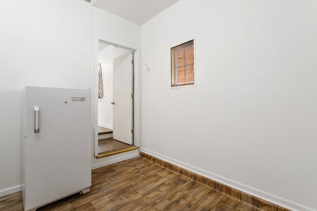 Foto del edificio - 28 Frost Ln