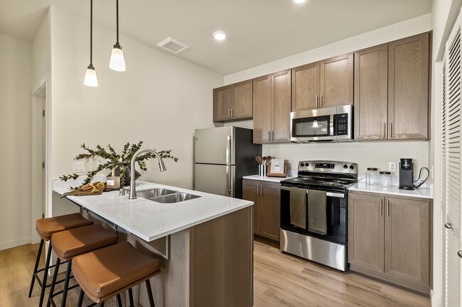 Building Photo - Jailen's Pointe Apartments