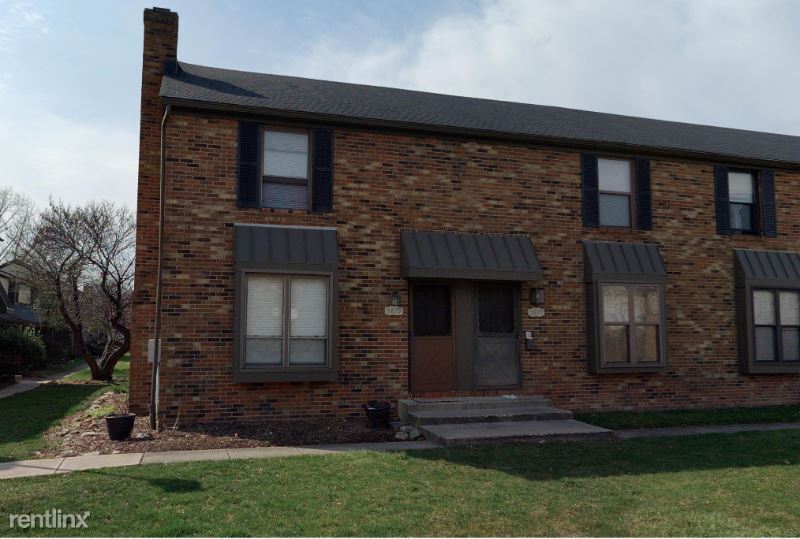 Primary Photo - 2 br, 1.5 bath Condo - 5879 Hallworth Ave