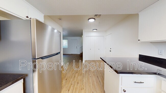 Building Photo - 1450 Victor Ave
