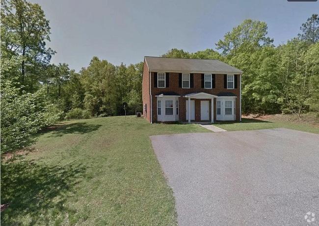 Building Photo - 142 Picasso Dr