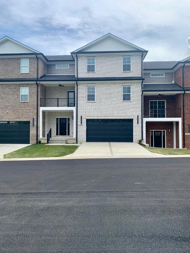 Foto principal - 35890 Harper Woods Ln
