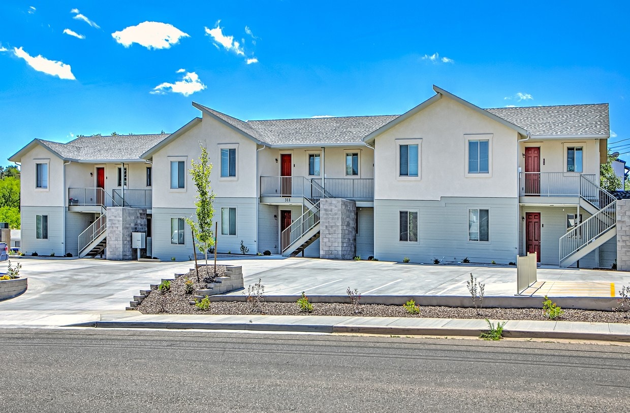 311 W Hillside Ave, Prescott, AZ 86301 Apartments in Prescott, AZ