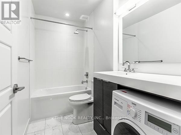 Photo du bâtiment - 318 Richmond St W