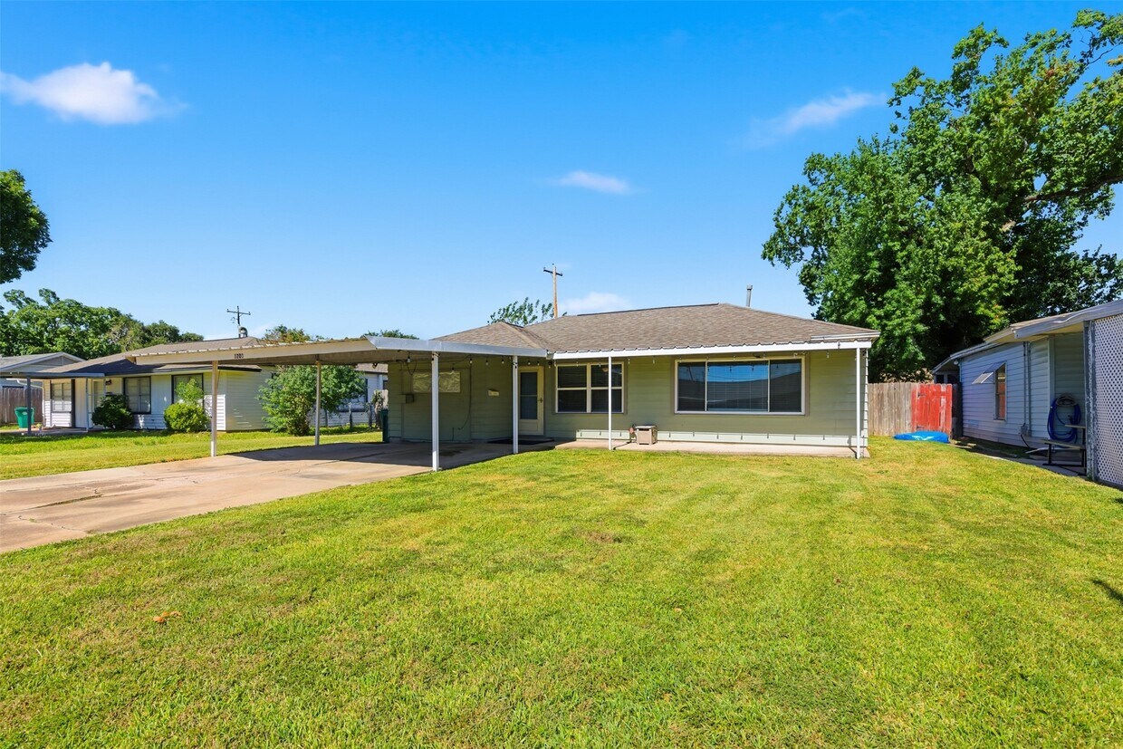 Foto principal - 1203 Valerie Ave